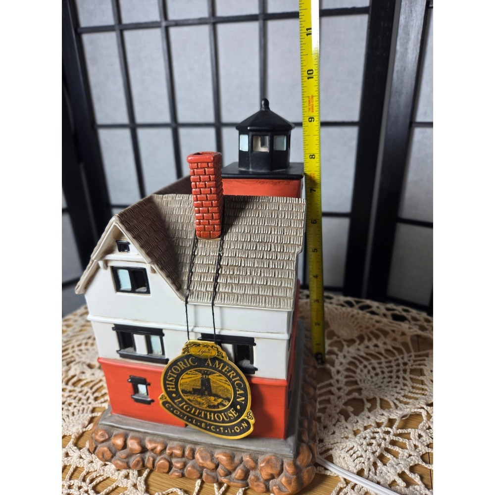 Lefton Round Island Michigan Lighthouse 1895 Figurine Lighted 10969 1996 - Picture 15 of 16